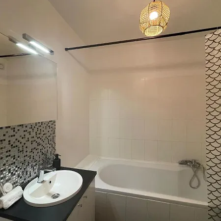 La Parenthese Apartment *